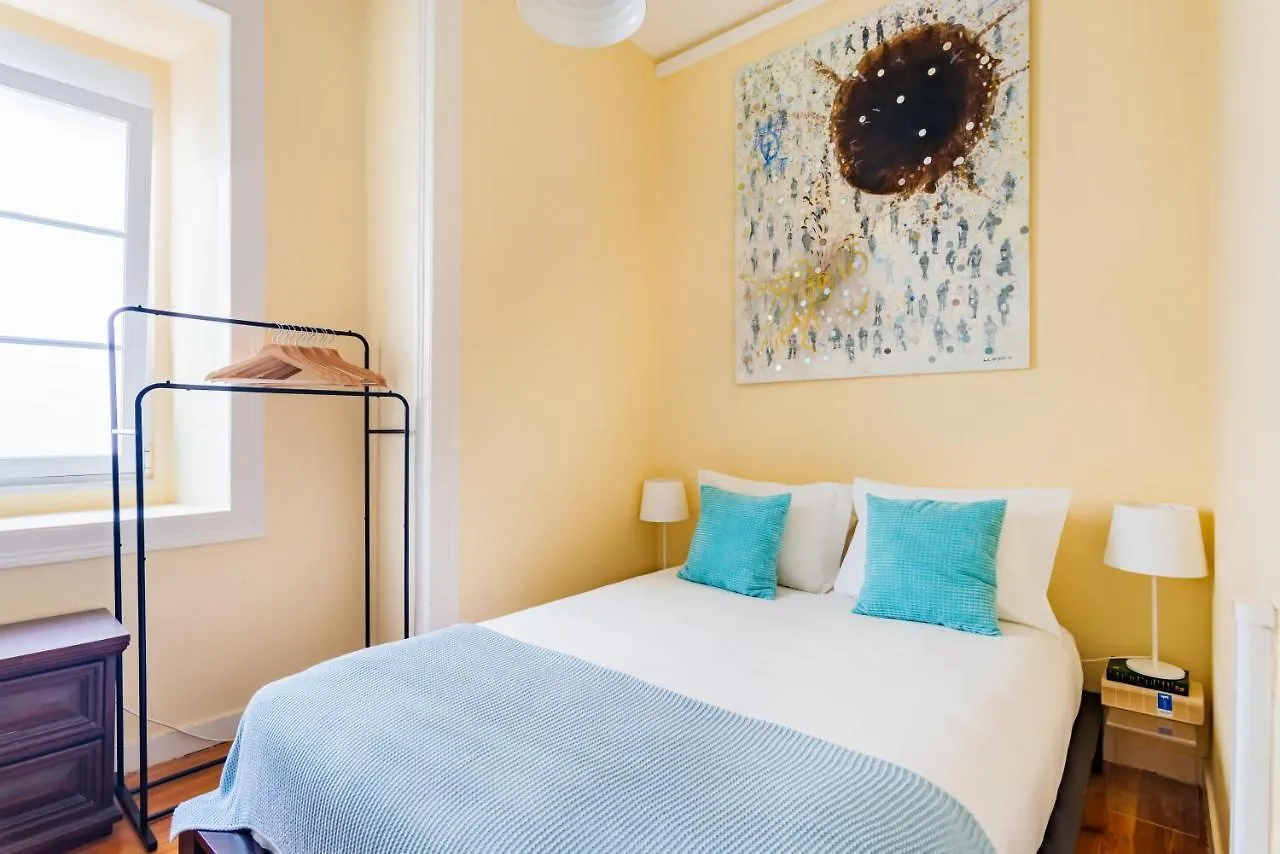 Bright & Beautiful Top Floor Graca Flat Lisboa