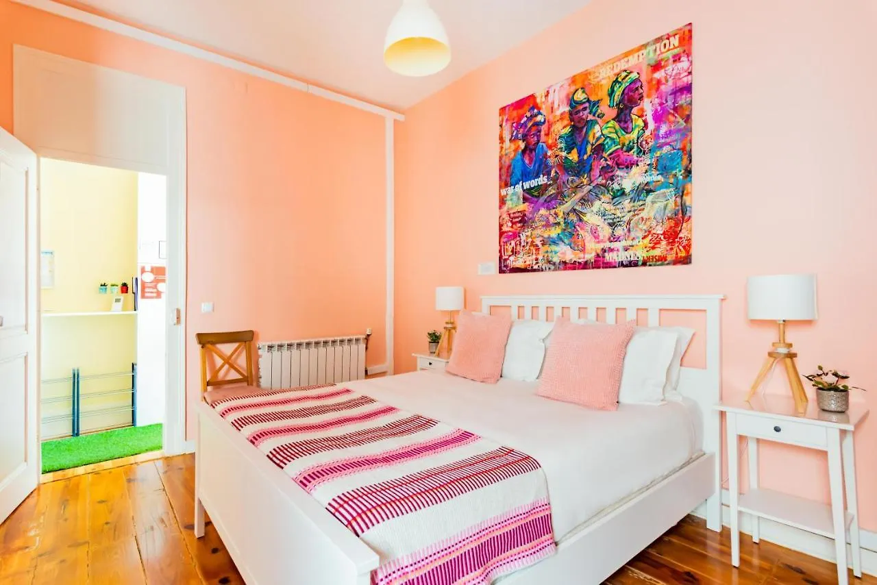 Bright & Beautiful Top Floor Graca Flat Лиссабон 0*,  Португалия